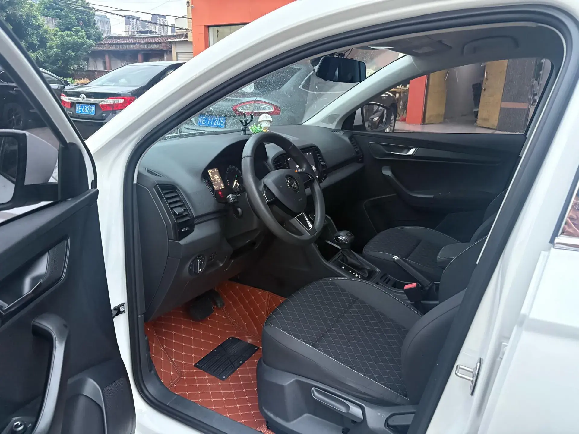 2018 SKODA KAROQ thumbnail 2