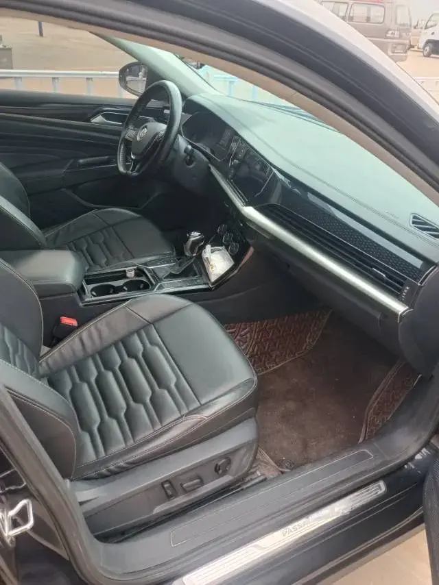 2019 VOLKSWAGEN PASSAT thumbnail 4