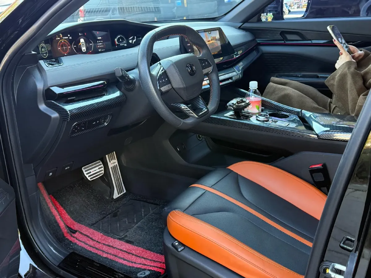 2024 ChangAn UNI-V 1.5T 188HP L4 7DCT,autocango,china used car exporter,china ev exporter,chinese used car exporter,chinese used ev exporter