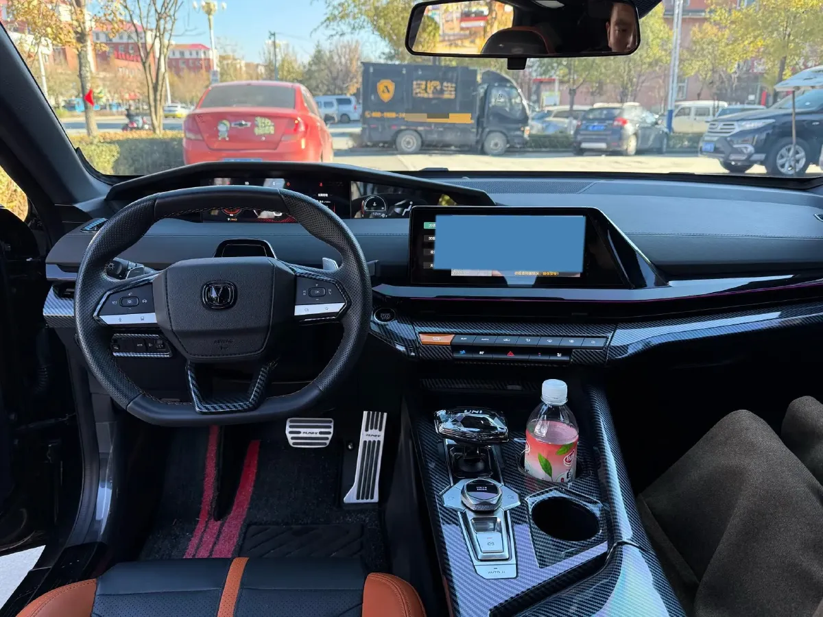 2024 ChangAn UNI-V 1.5T 188HP L4 7DCT,autocango,china used car exporter,china ev exporter,chinese used car exporter,chinese used ev exporter