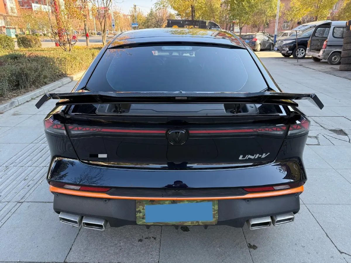 2024 ChangAn UNI-V 1.5T 188HP L4 7DCT,autocango,china used car exporter,china ev exporter,chinese used car exporter,chinese used ev exporter