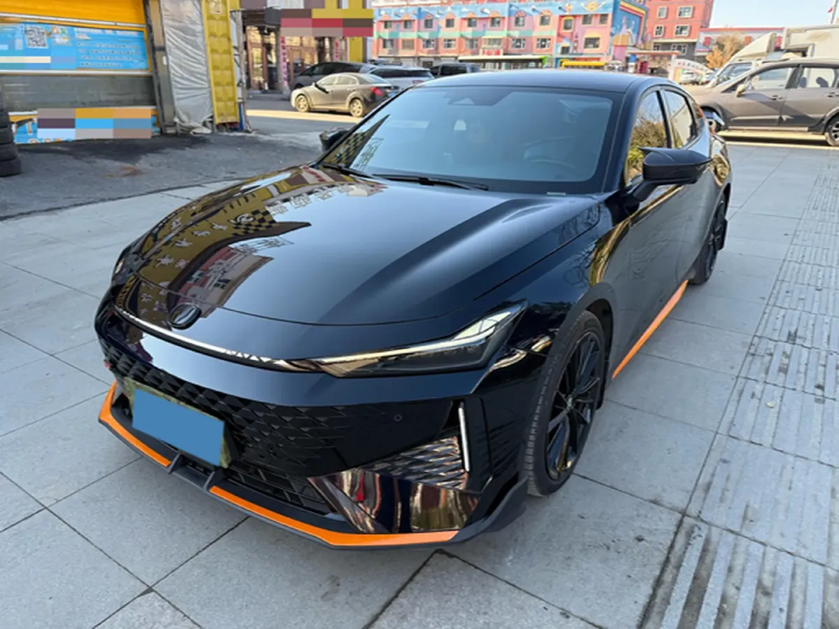 2024 ChangAn UNI-V 1.5T 188HP L4 7DCT,autocango,china used car exporter,china ev exporter,chinese used car exporter,chinese used ev exporter