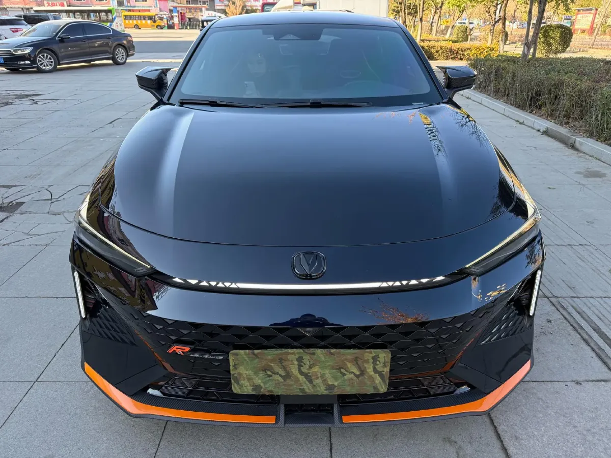 2024 ChangAn UNI-V 1.5T 188HP L4 7DCT,autocango,china used car exporter,china ev exporter,chinese used car exporter,chinese used ev exporter