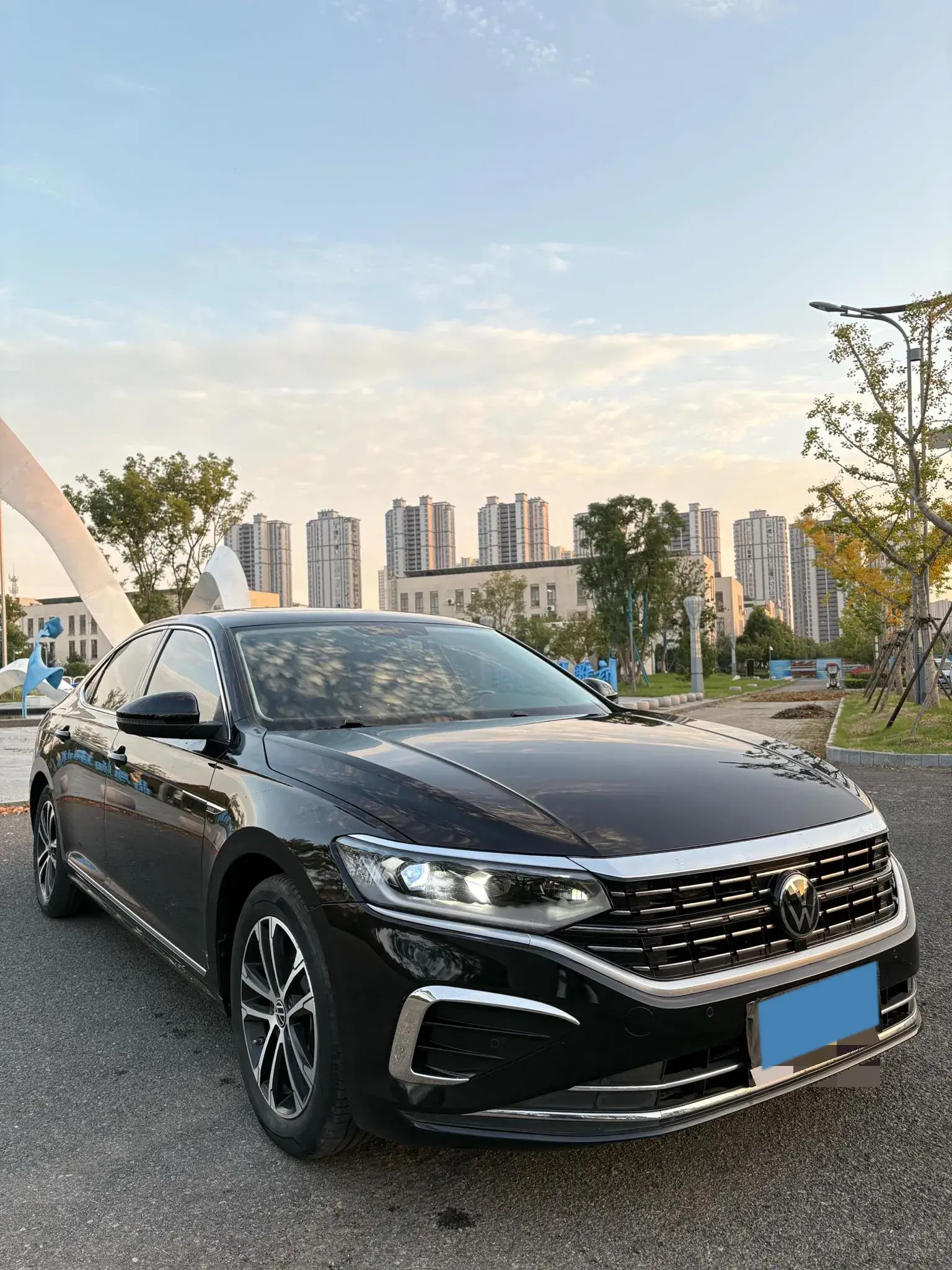 2022 VOLKSWAGEN PASSAT thumbnail 4