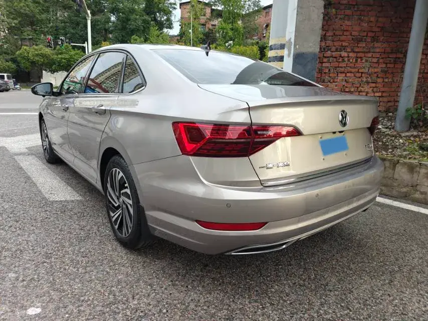 2021 VOLKSWAGEN SAGITAR thumbnail 4