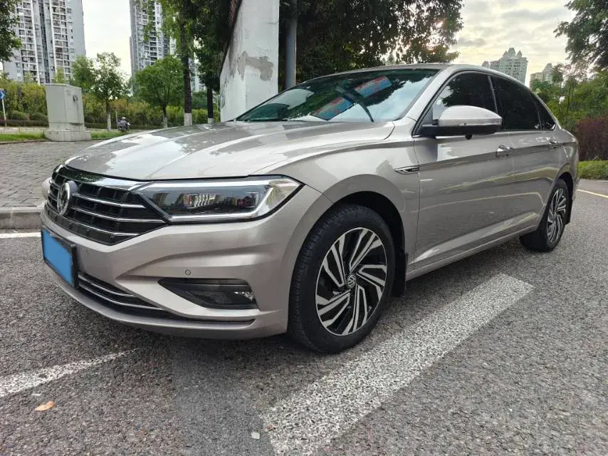 2021 VOLKSWAGEN SAGITAR view 1