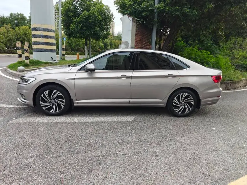 2021 VOLKSWAGEN SAGITAR thumbnail 3