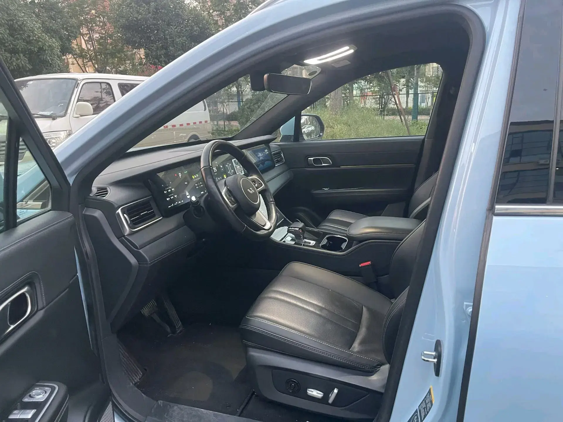 2020 LI ONE thumbnail 3