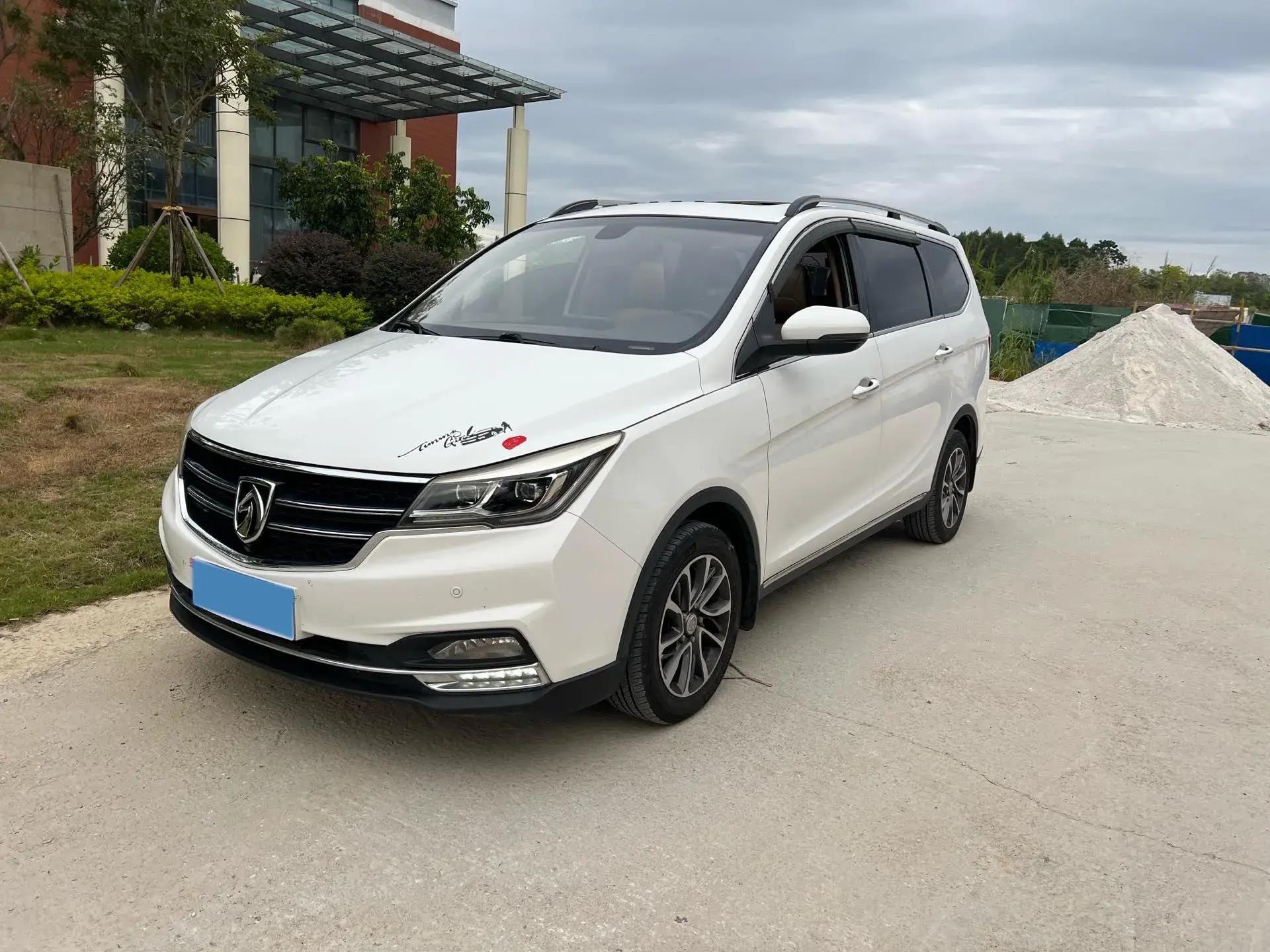 2017 BAOJUN 730 view 1
