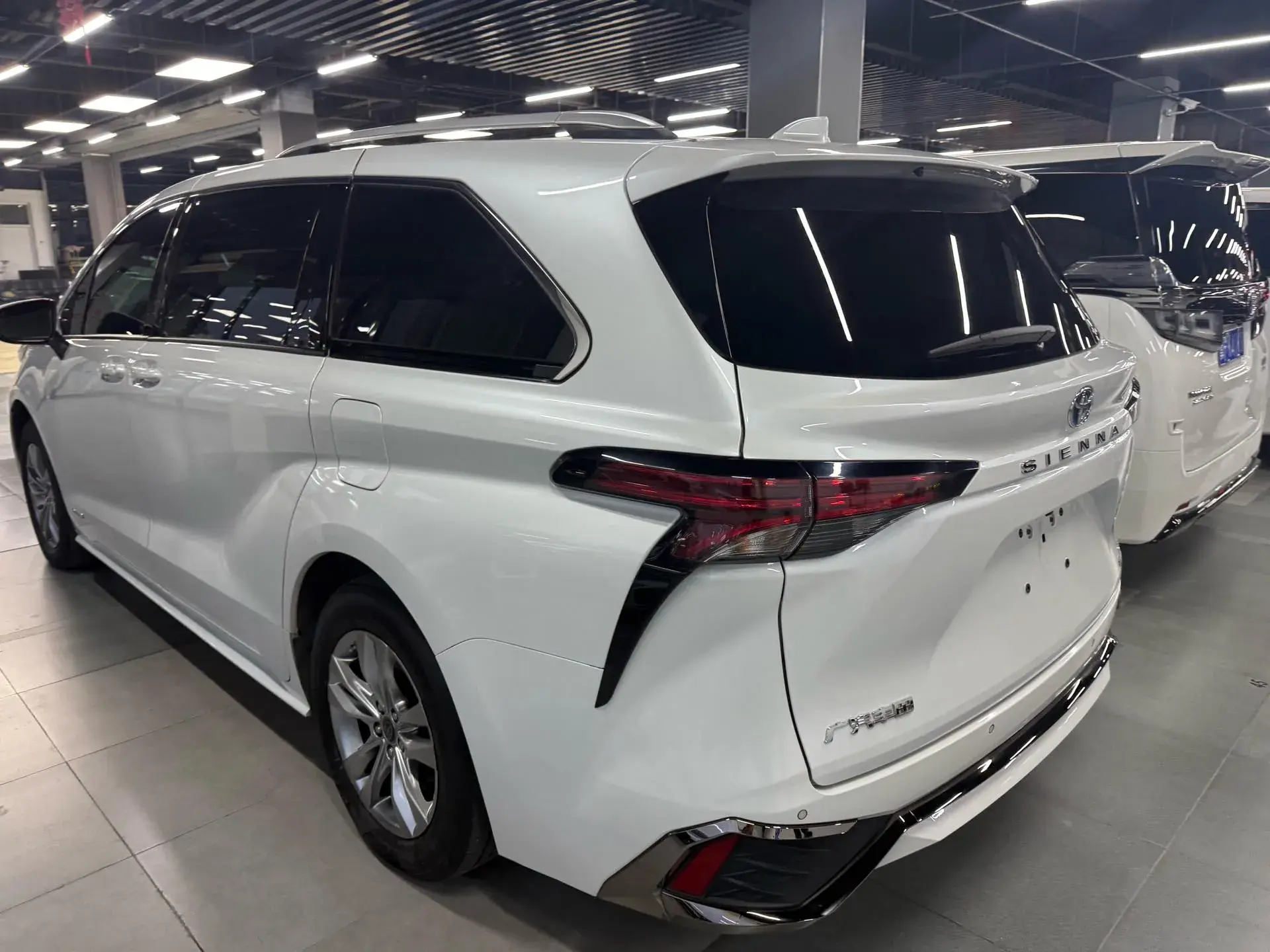 2023 TOYOTA SIENNA thumbnail 4