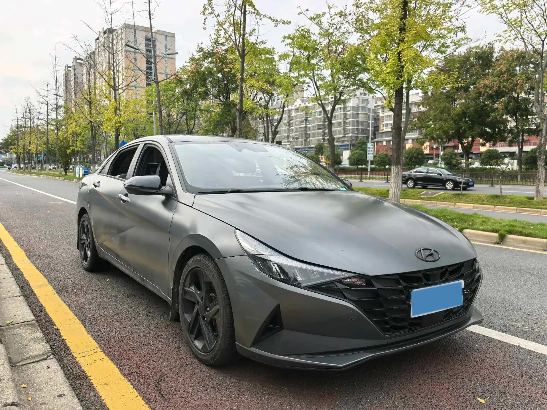 2022 HYUNDAI ELANTRA thumbnail 3