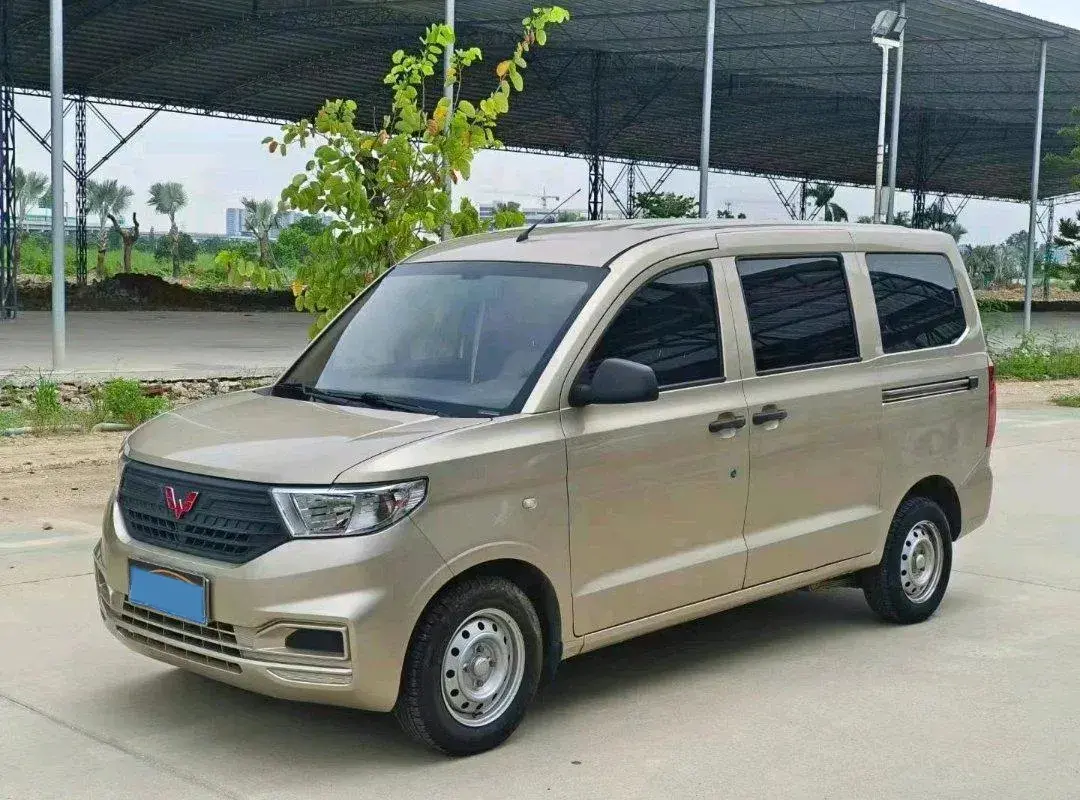 2022 WULING HONGGUANG view 1