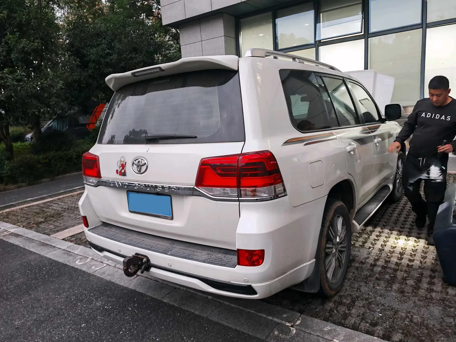 2015 TOYOTA LAND thumbnail 3