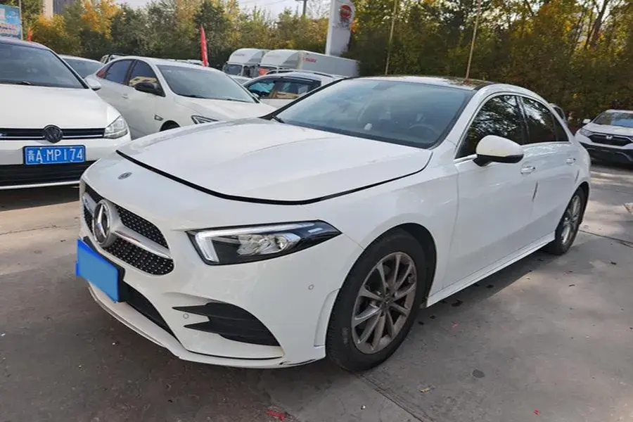 2020 MERCEDES-BENZ A view 1