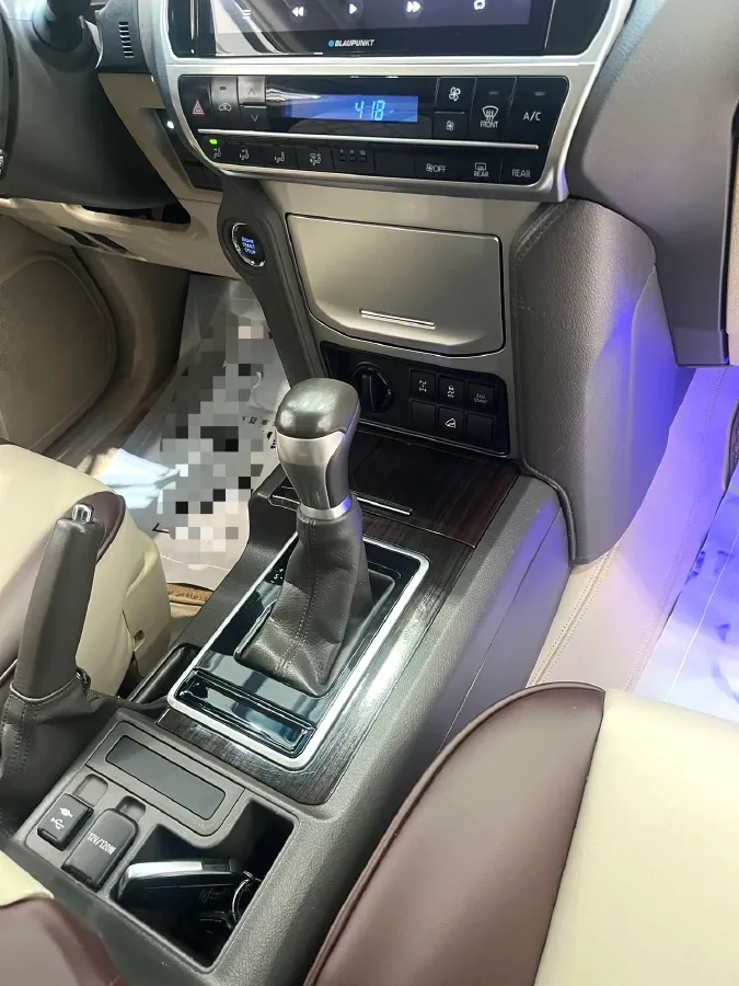 2020 Toyota Yaris 1.6T 261HP L3 6MT,autocango,china used car exporter,china ev exporter,chinese used car exporter,chinese used ev exporter