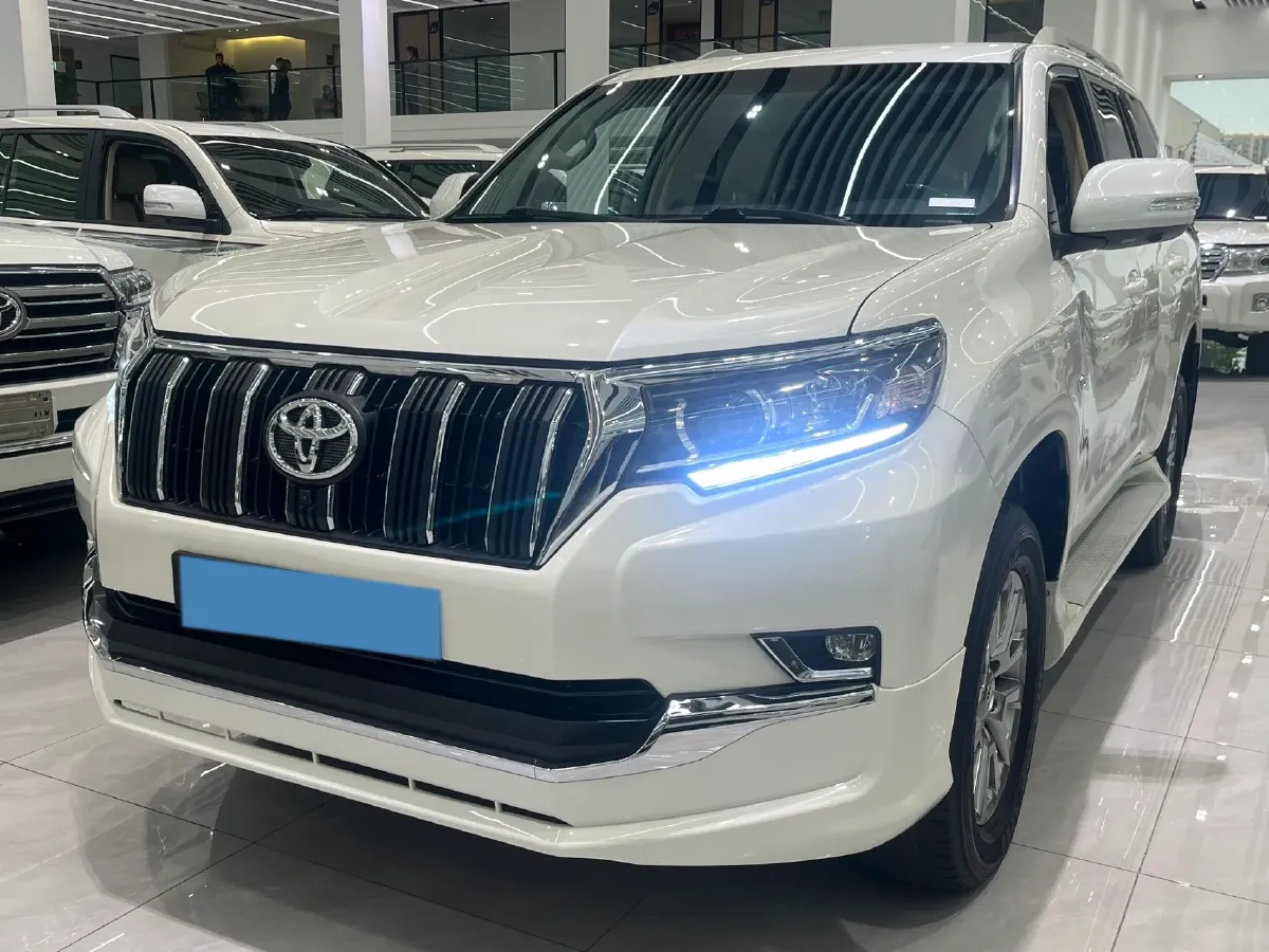 2020 Toyota Yaris 1.6T 261HP L3 6MT,autocango,china used car exporter,china ev exporter,chinese used car exporter,chinese used ev exporter