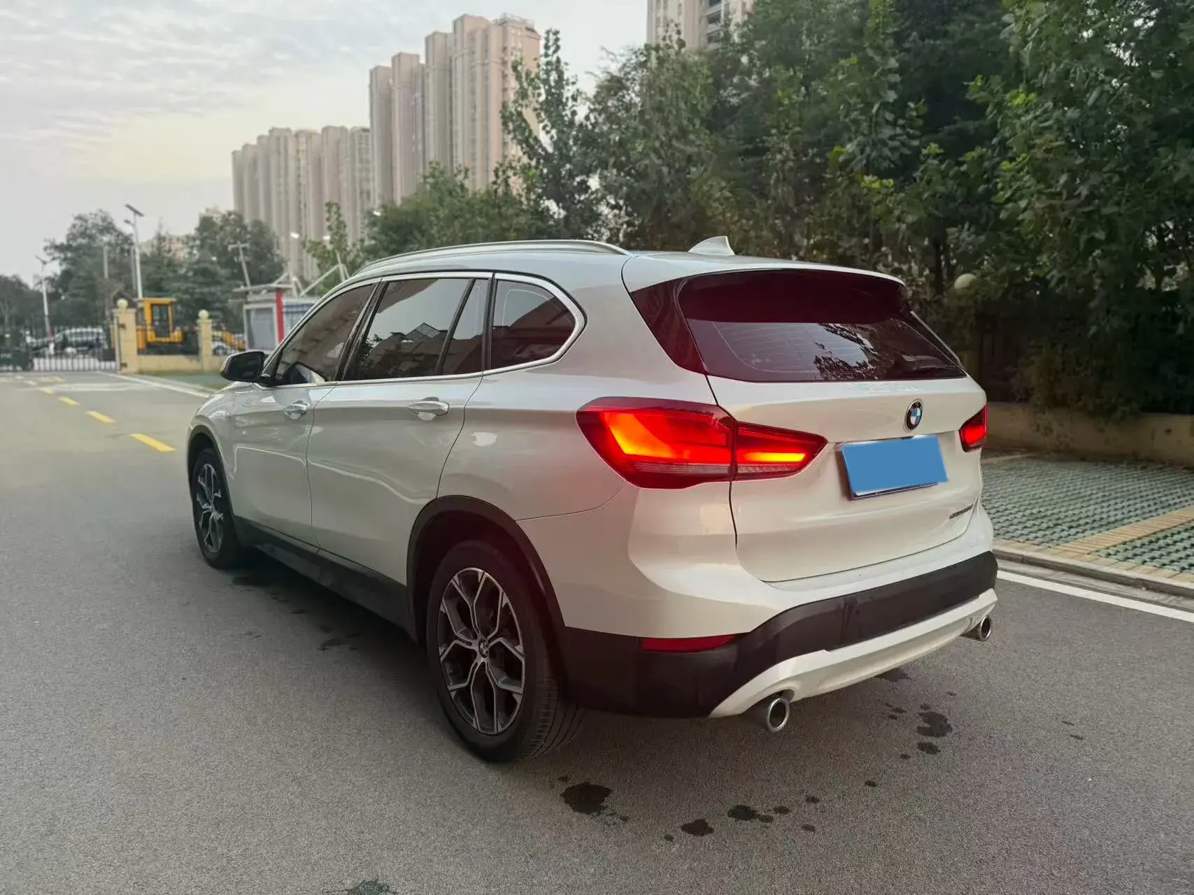 2022 BMW X1 thumbnail 4