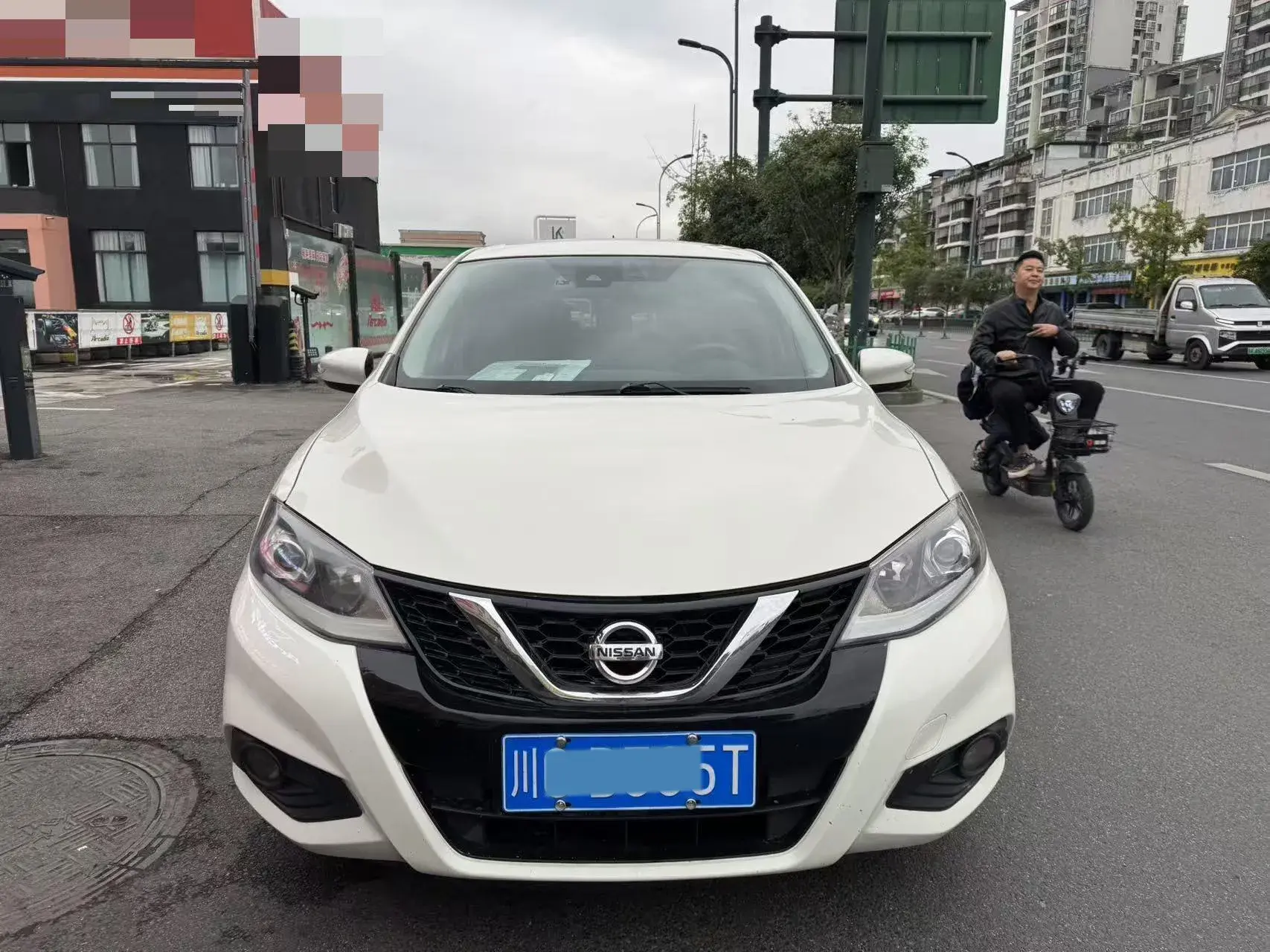 2020 NISSAN TIIDA thumbnail 2
