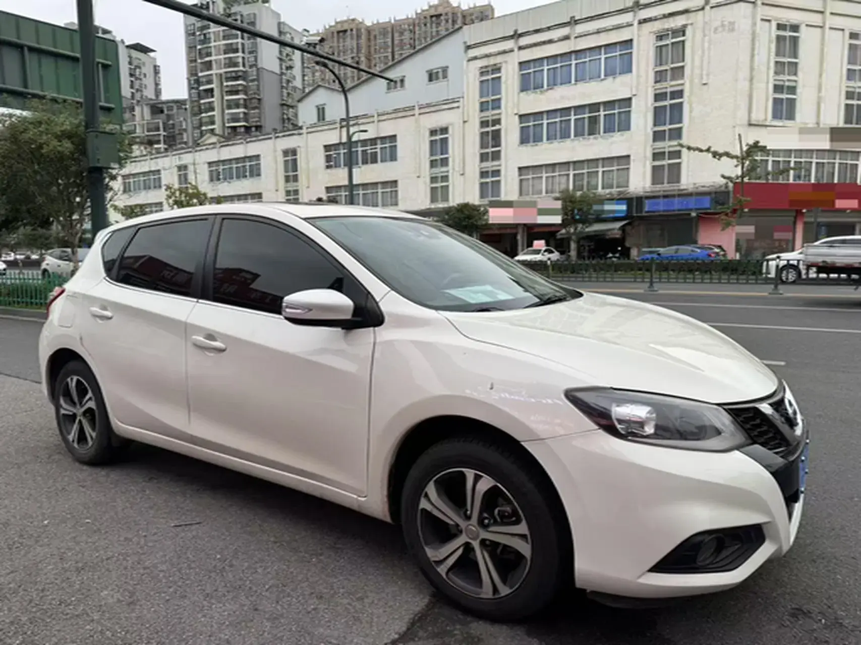 2020 NISSAN TIIDA thumbnail 3