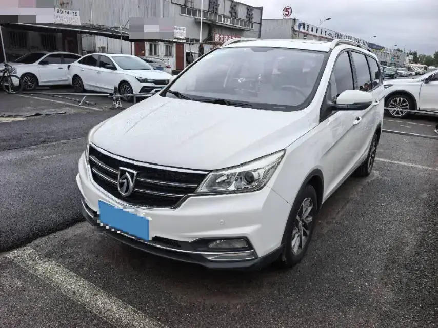 2019 BAOJUN 730 view 1