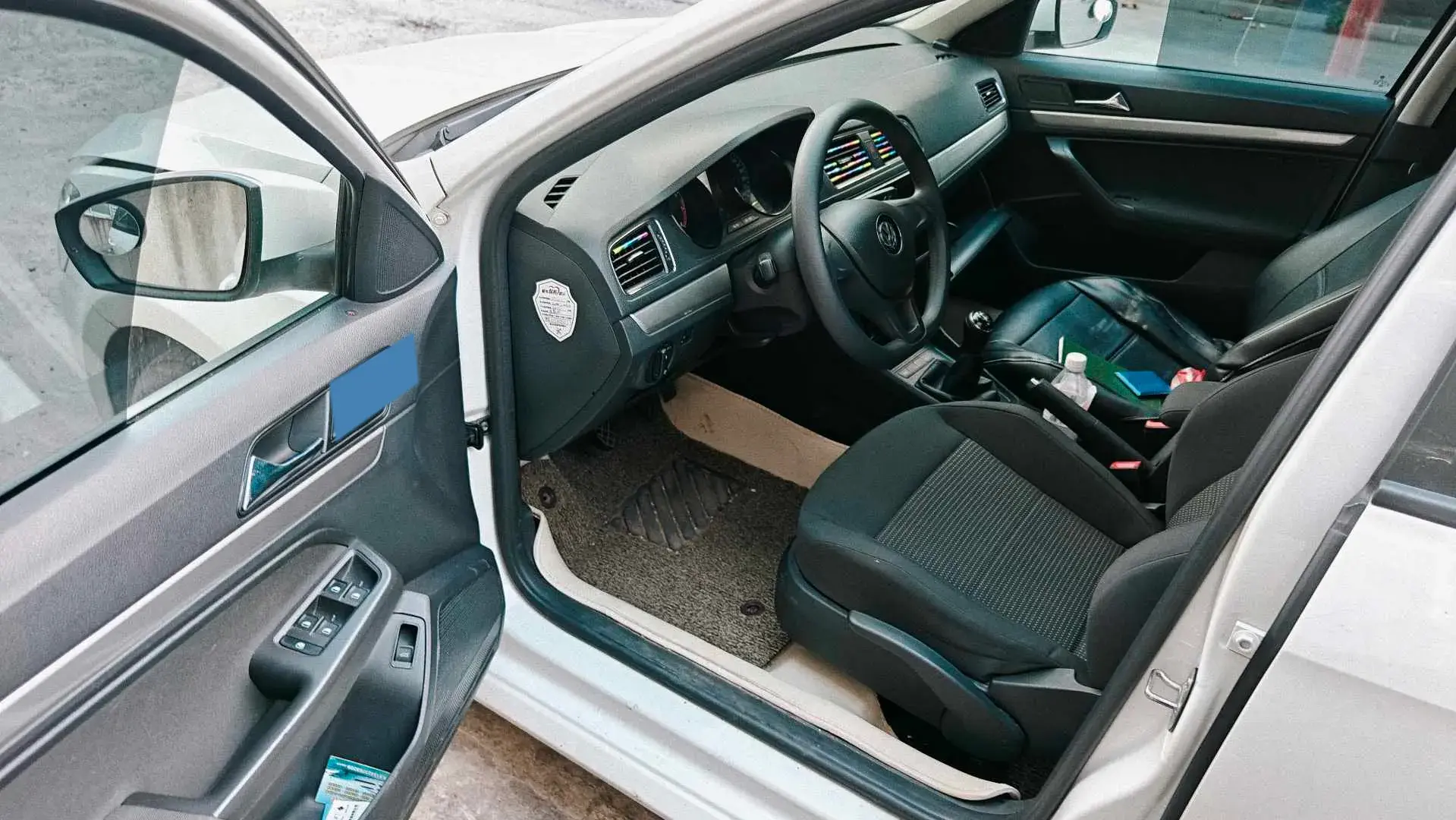 2017 VOLKSWAGEN LAVIDA thumbnail 3