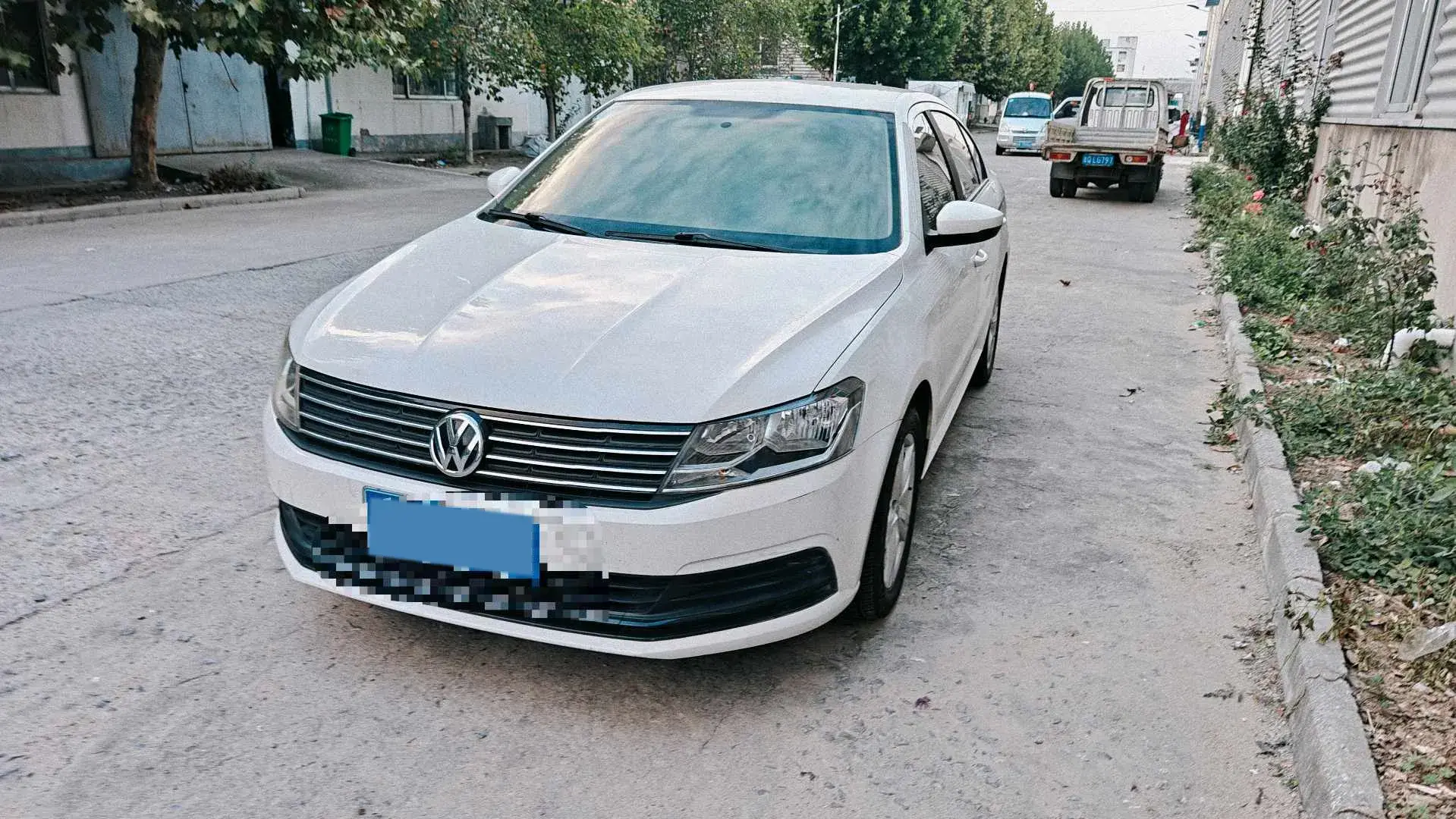 2017 VOLKSWAGEN LAVIDA view 1