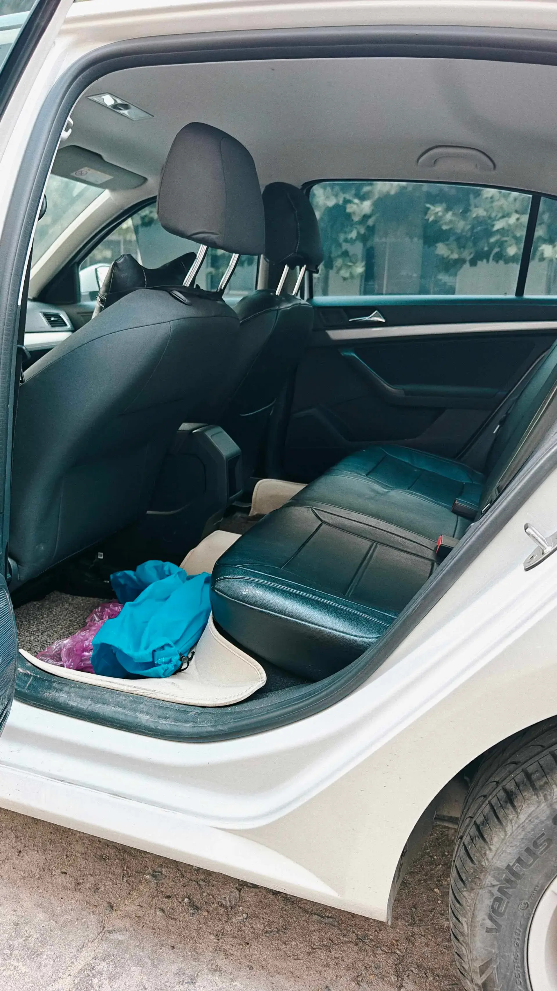 2017 VOLKSWAGEN LAVIDA thumbnail 4