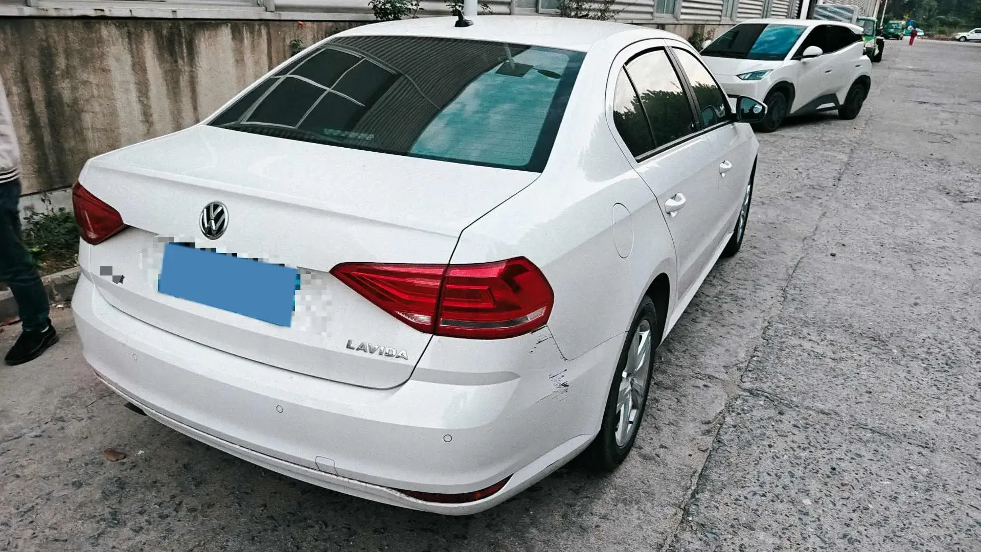 2017 VOLKSWAGEN LAVIDA thumbnail 2