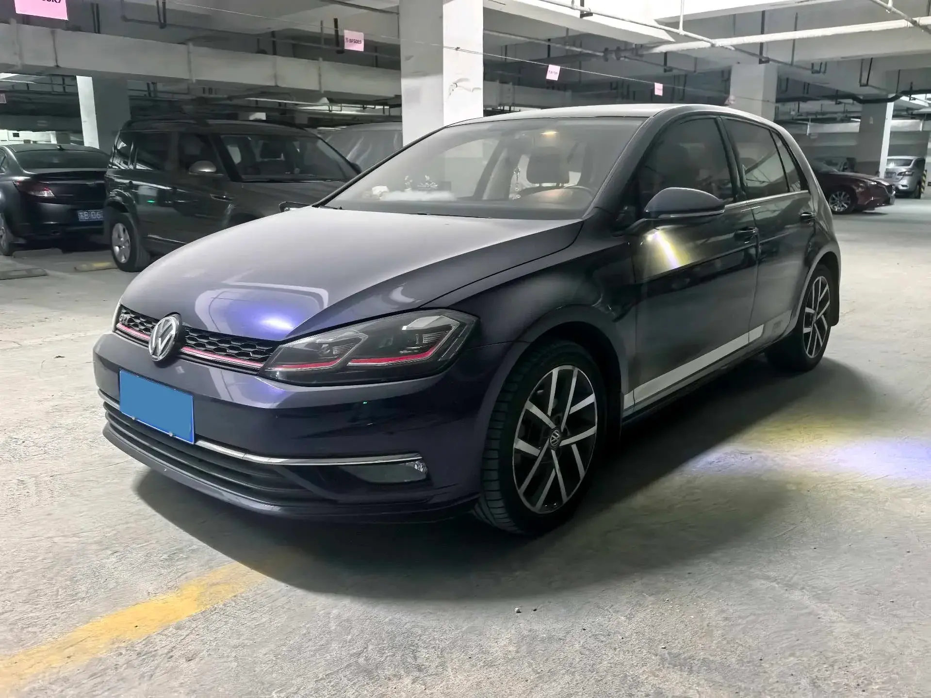 2019 VOLKSWAGEN GOLF view 1