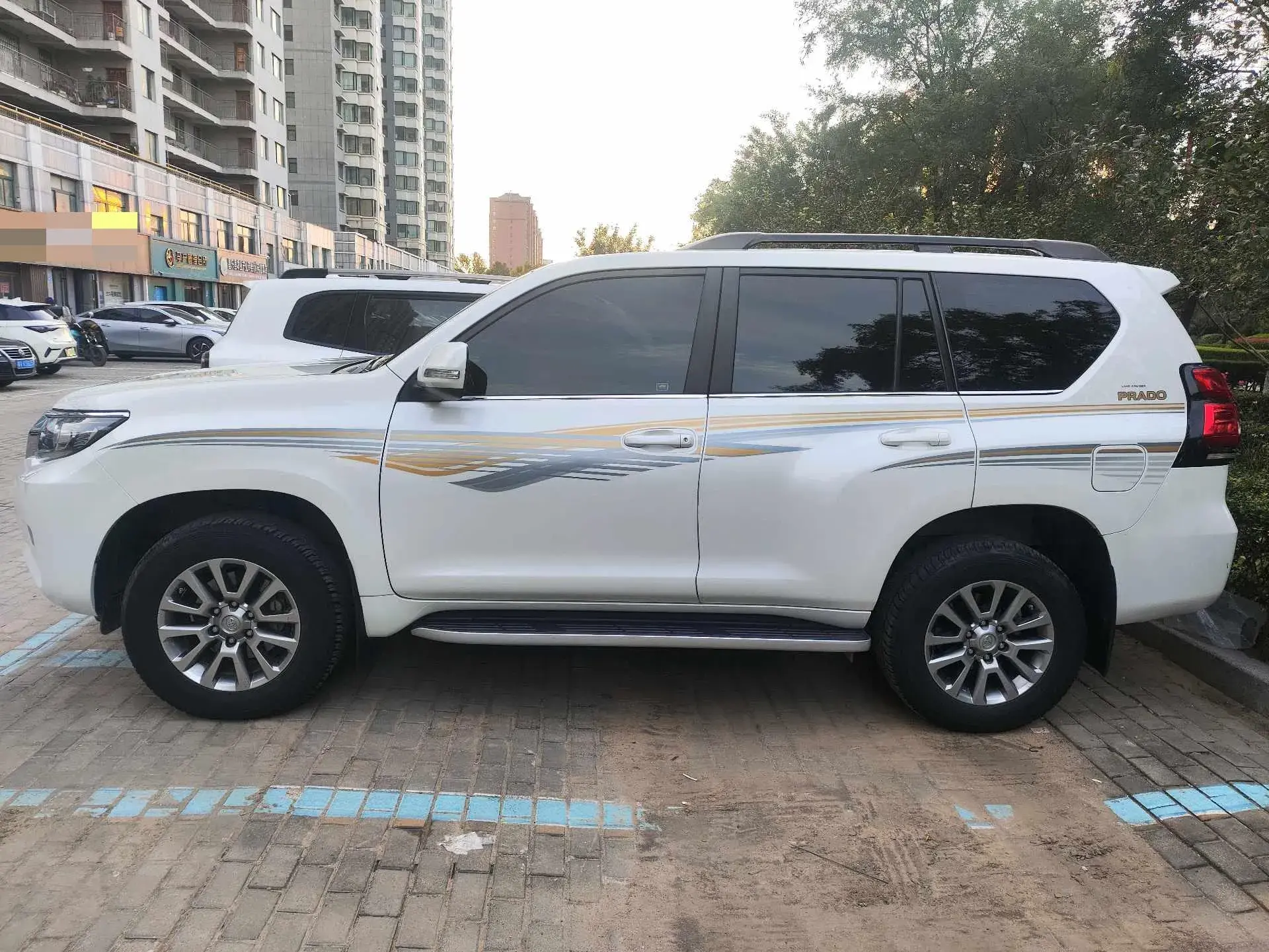 2018 TOYOTA LAND thumbnail 4