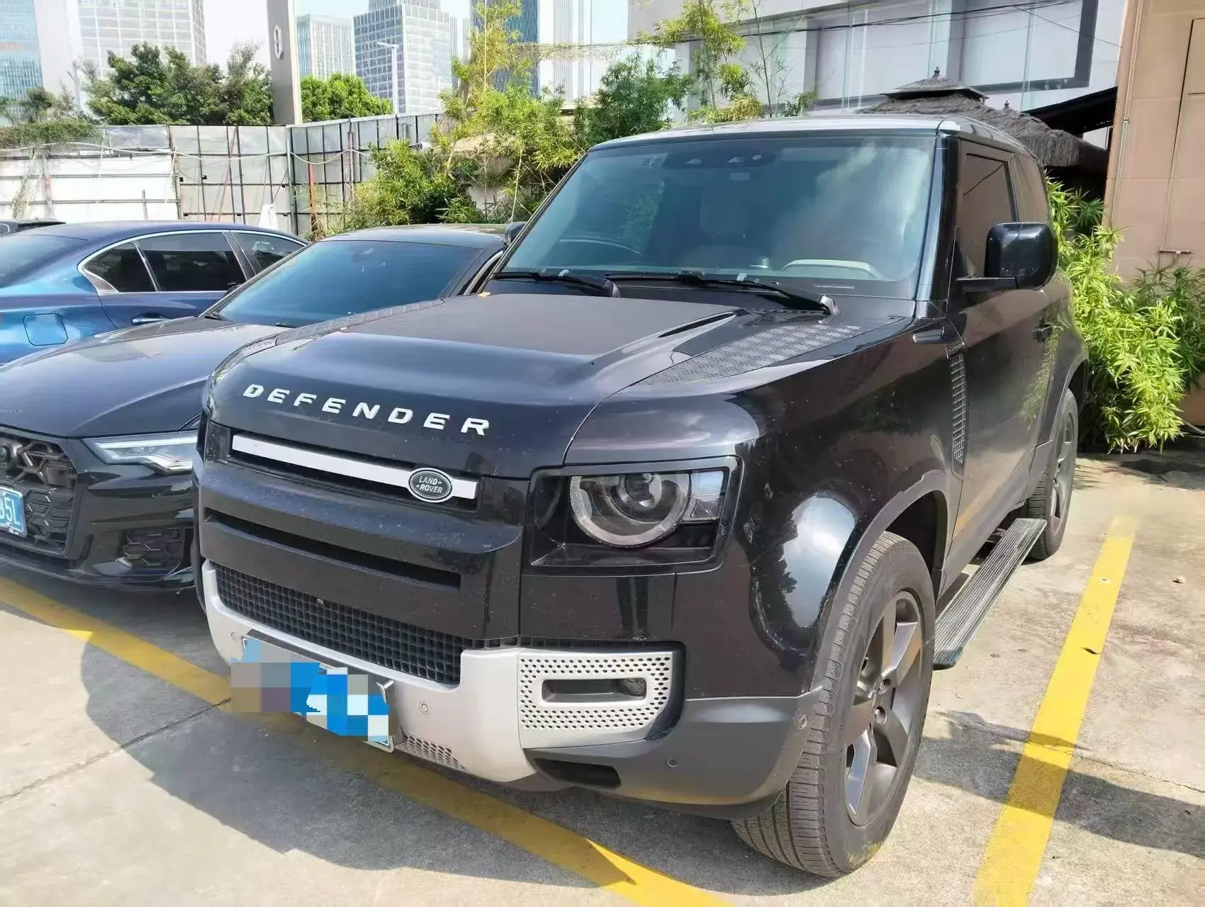 2022 LAND ROVER view 1