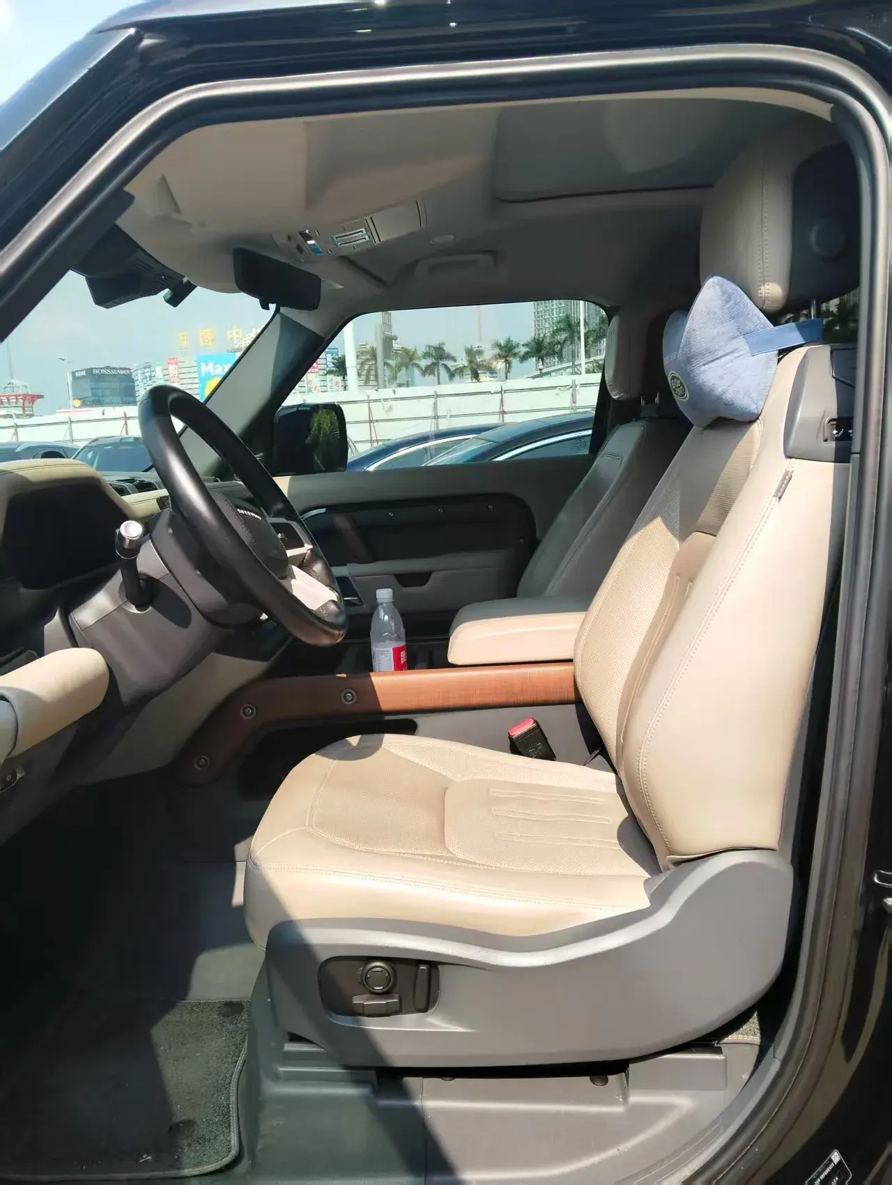 2022 LAND ROVER thumbnail 3