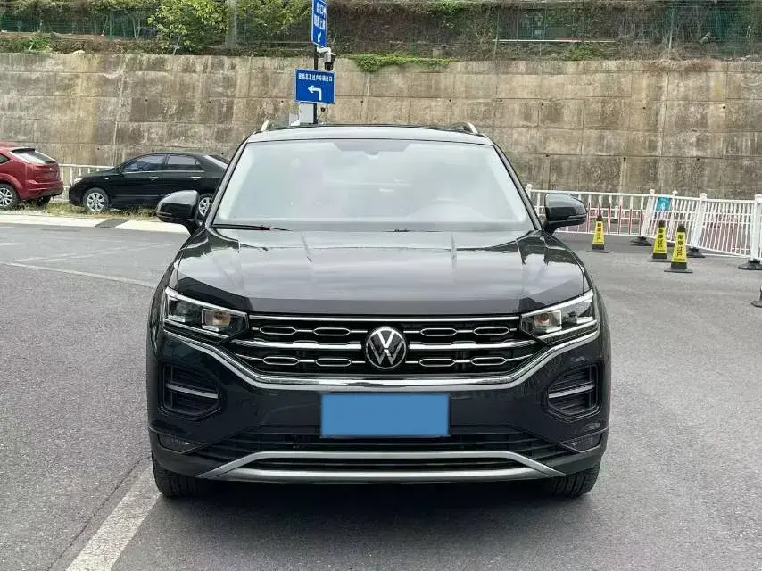 2022 VOLKSWAGEN TAYRON thumbnail 3