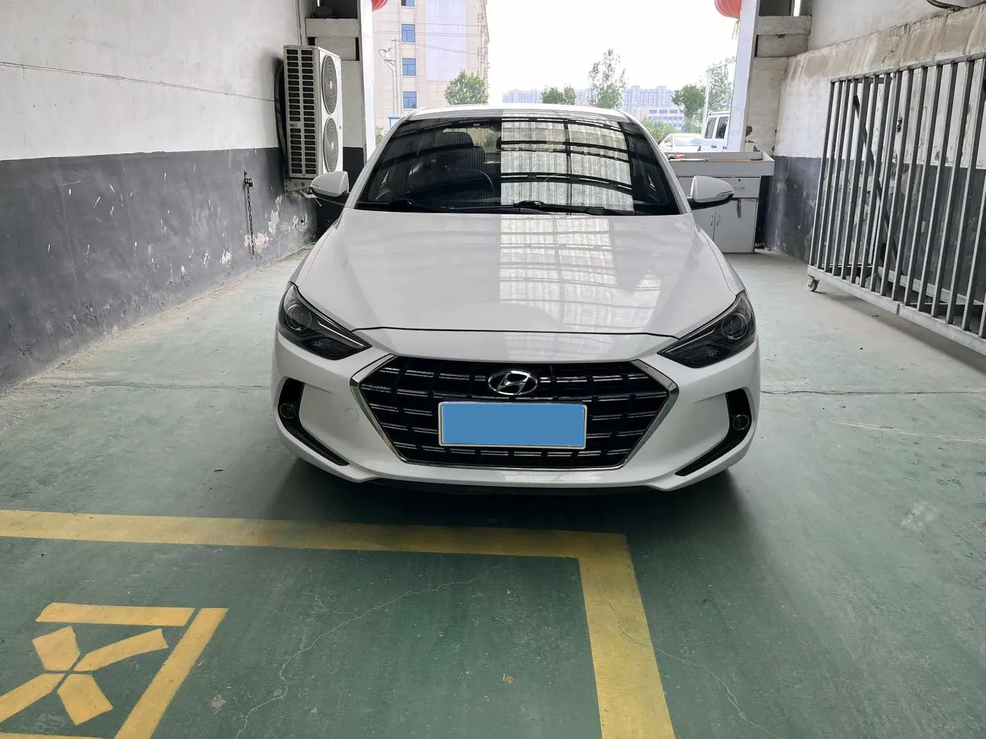 2019 HYUNDAI ELANTRA thumbnail 2