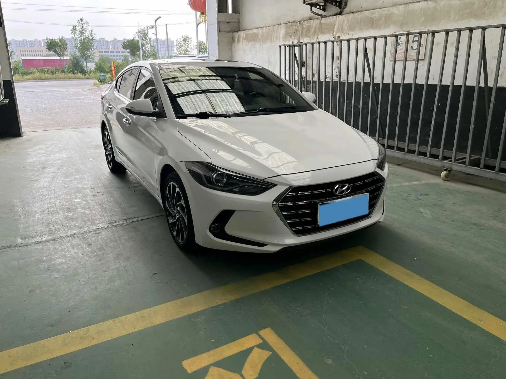 2019 HYUNDAI ELANTRA thumbnail 3