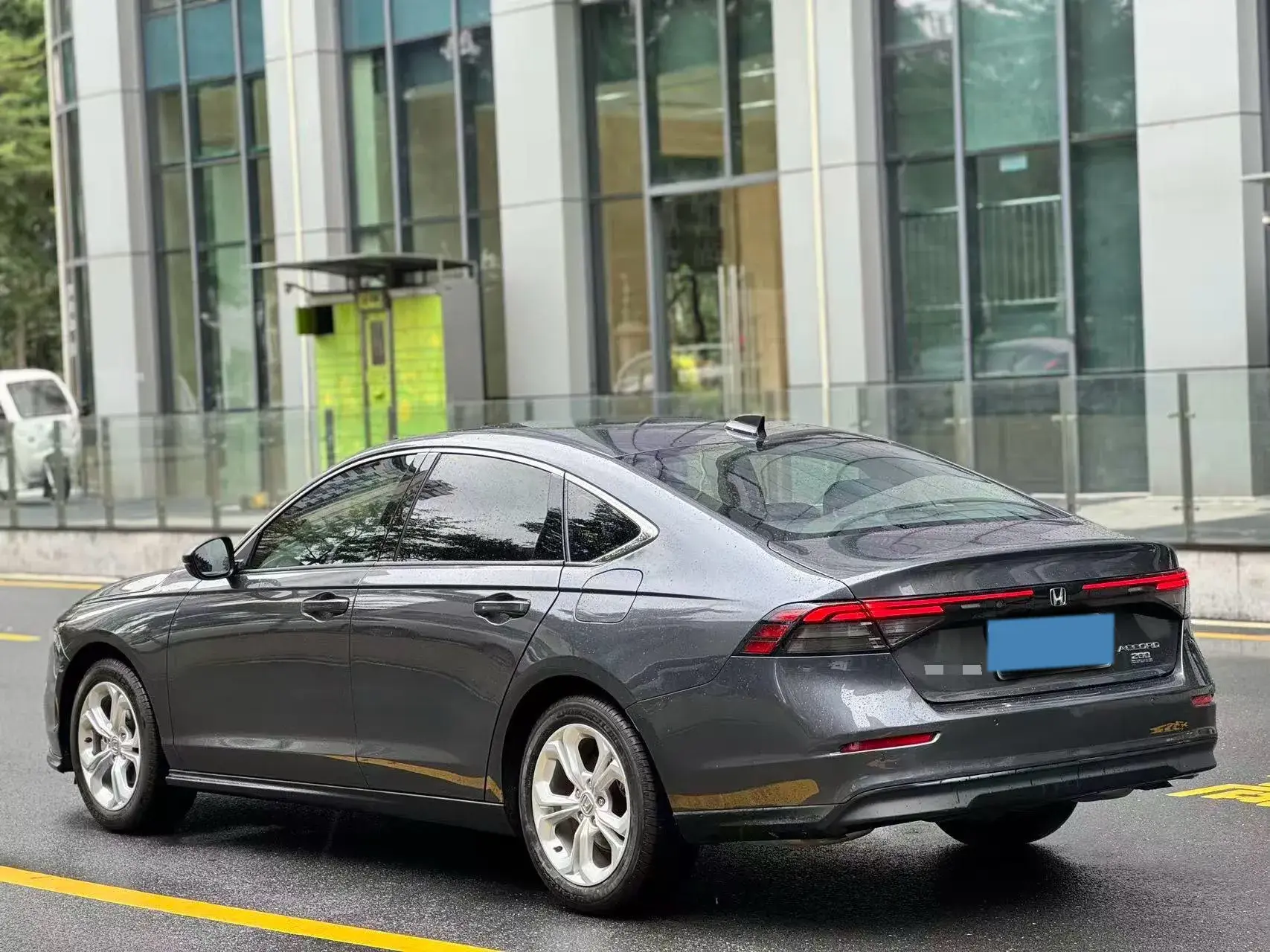 2023 HONDA ACCORD thumbnail 3