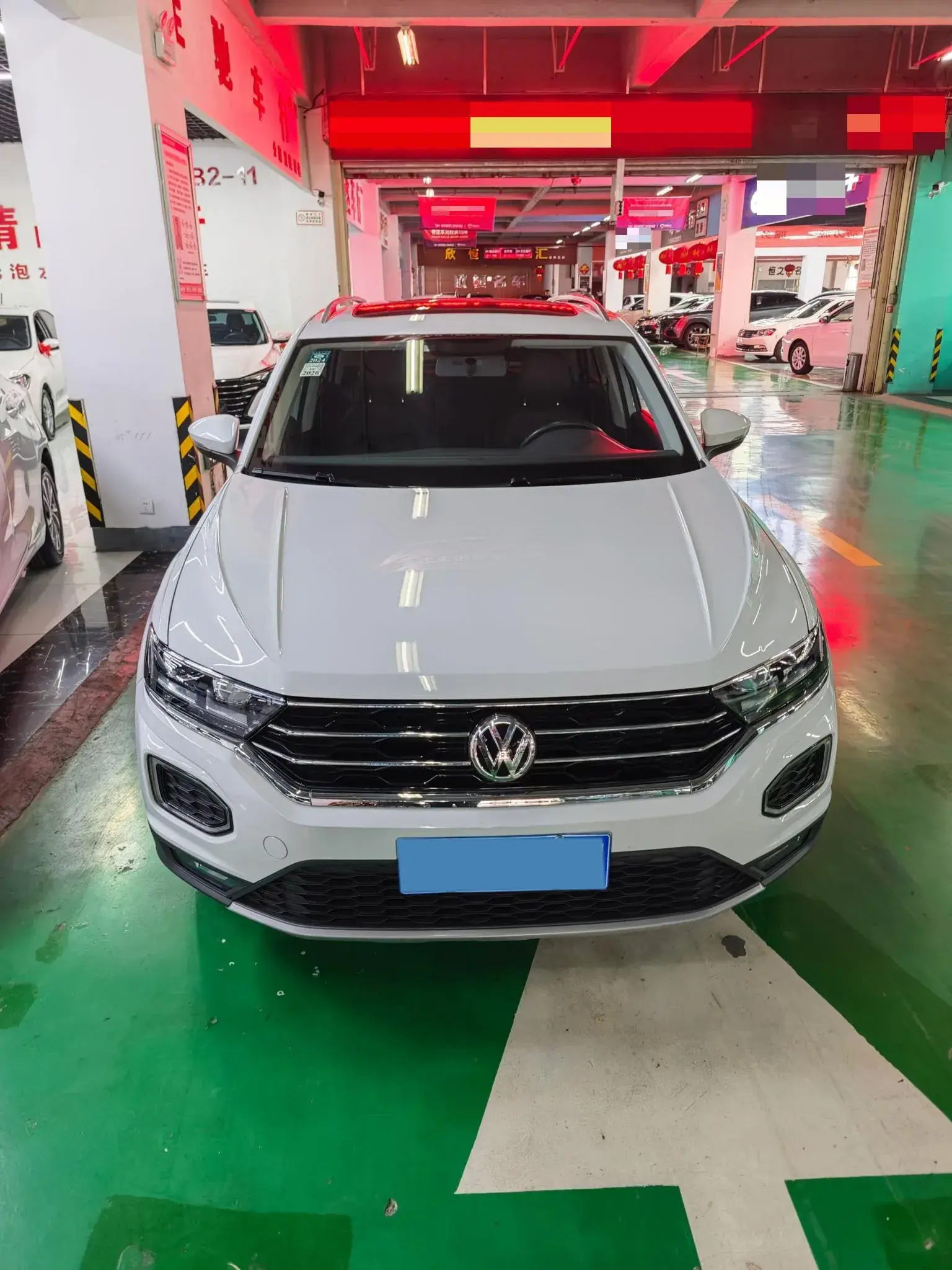 2020 VOLKSWAGEN T-ROC thumbnail 2