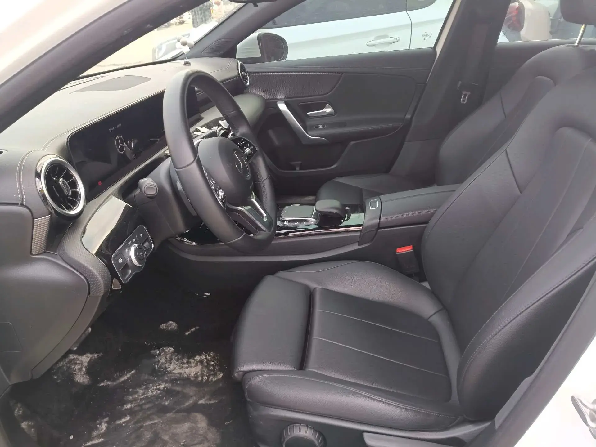 2022 MERCEDES-BENZ A thumbnail 4