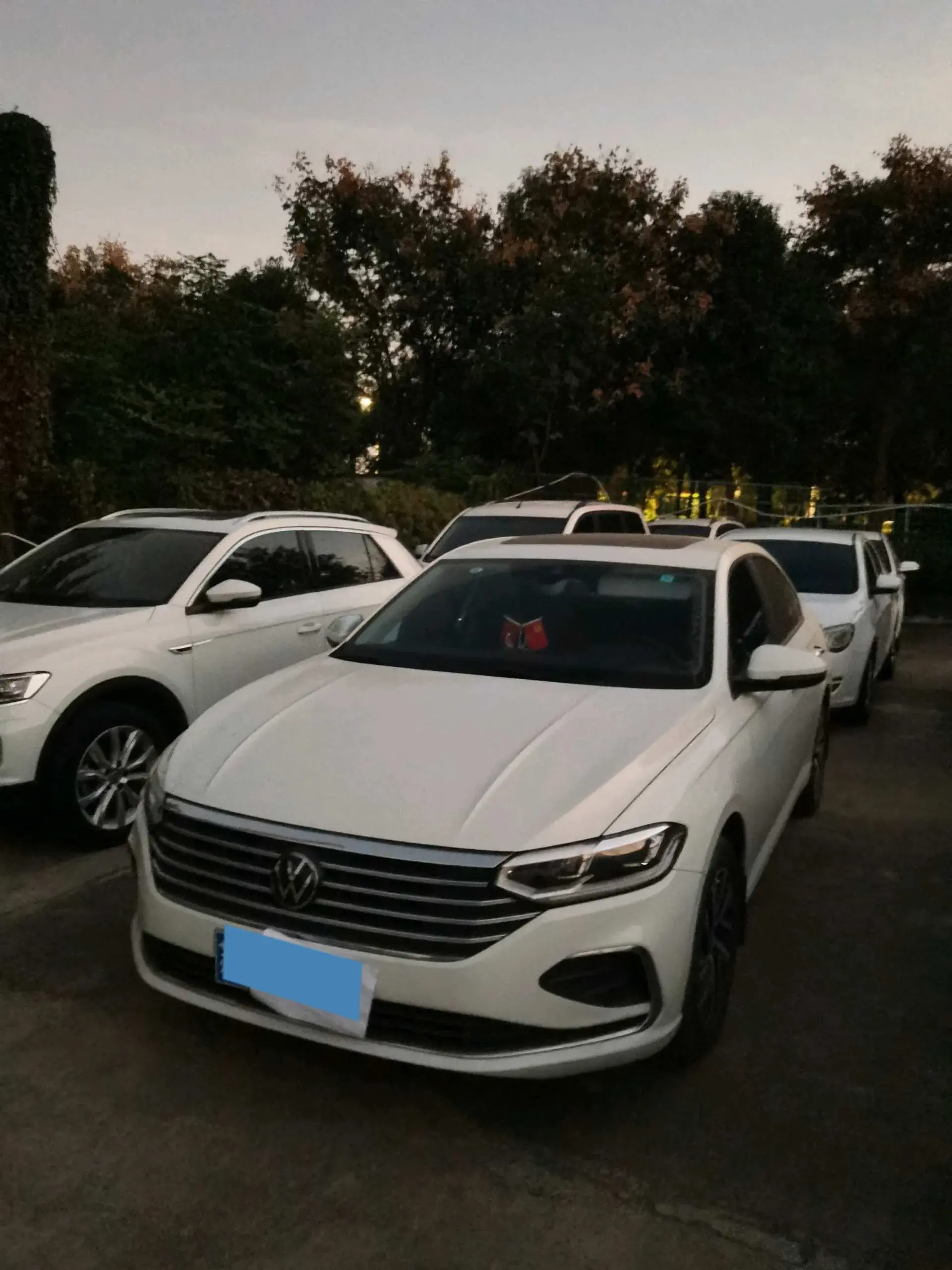 2023 VOLKSWAGEN LAVIDA thumbnail 4