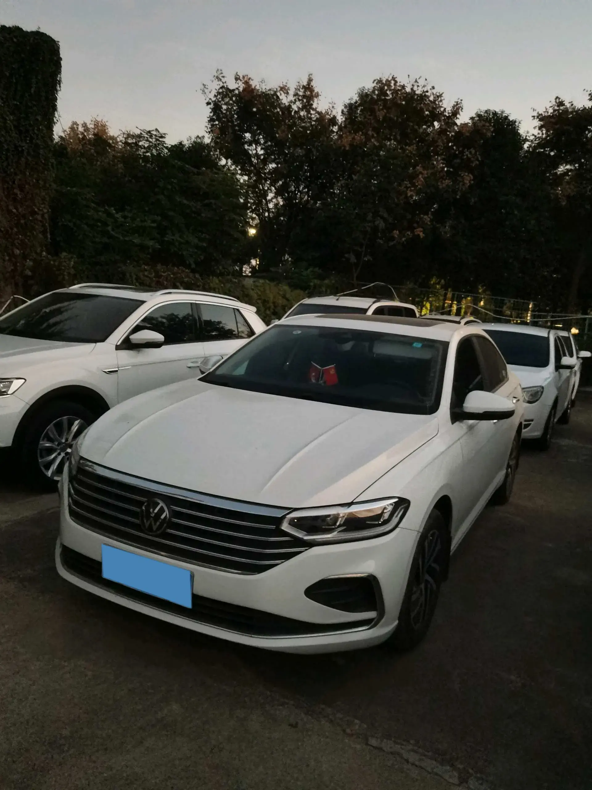 2023 VOLKSWAGEN LAVIDA view 1