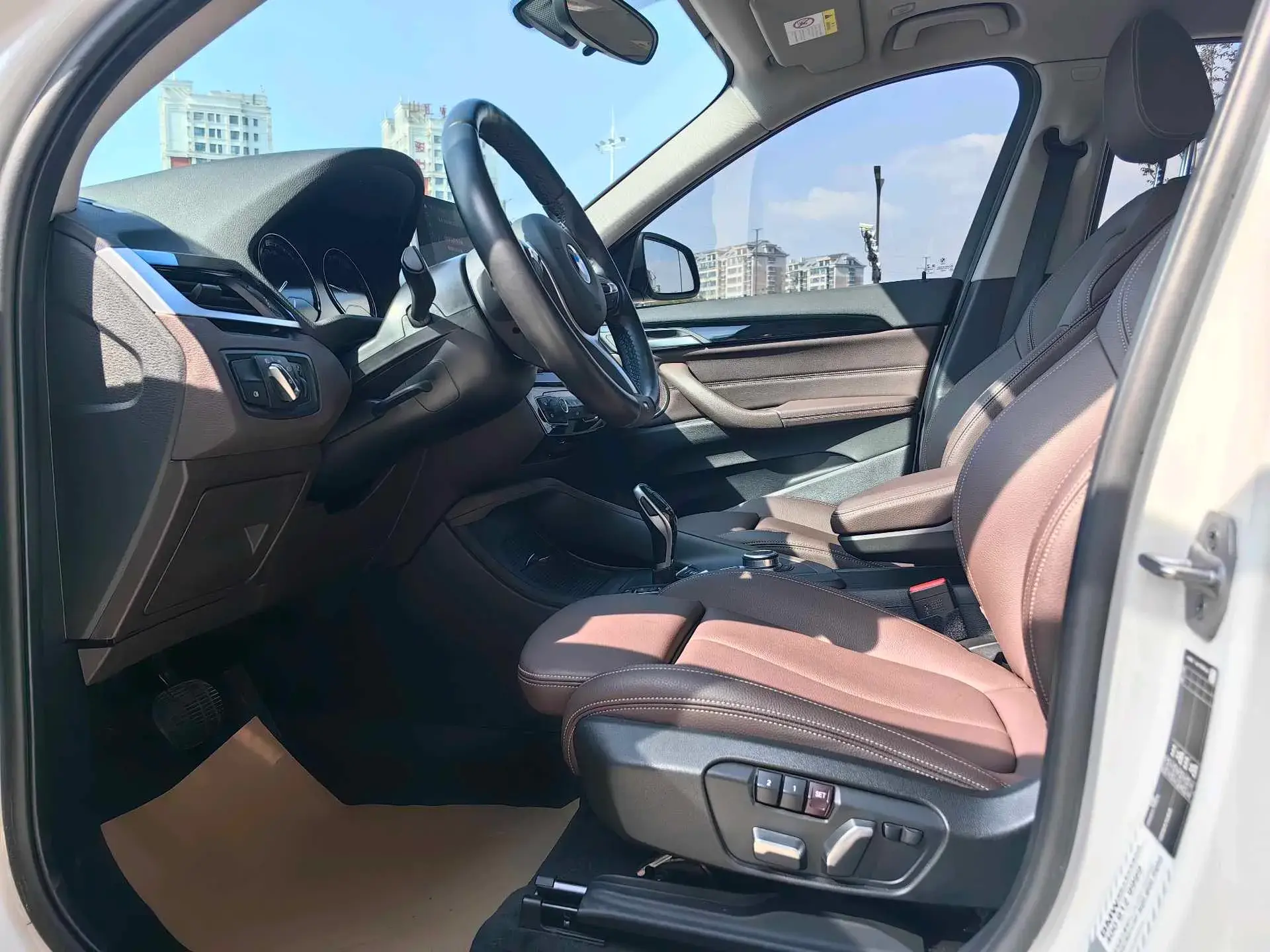 2022 BMW X1 thumbnail 4