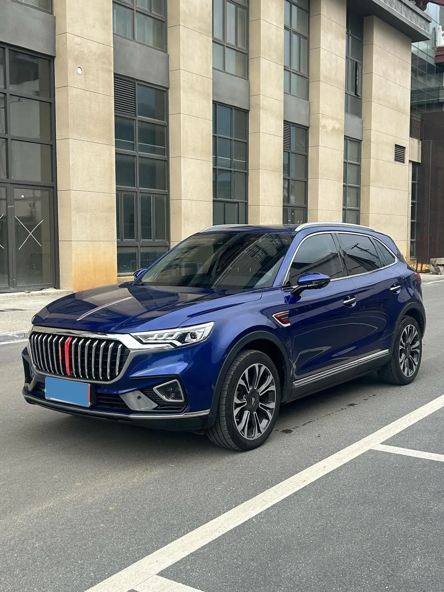 2019 HONGQI HS5 view 1