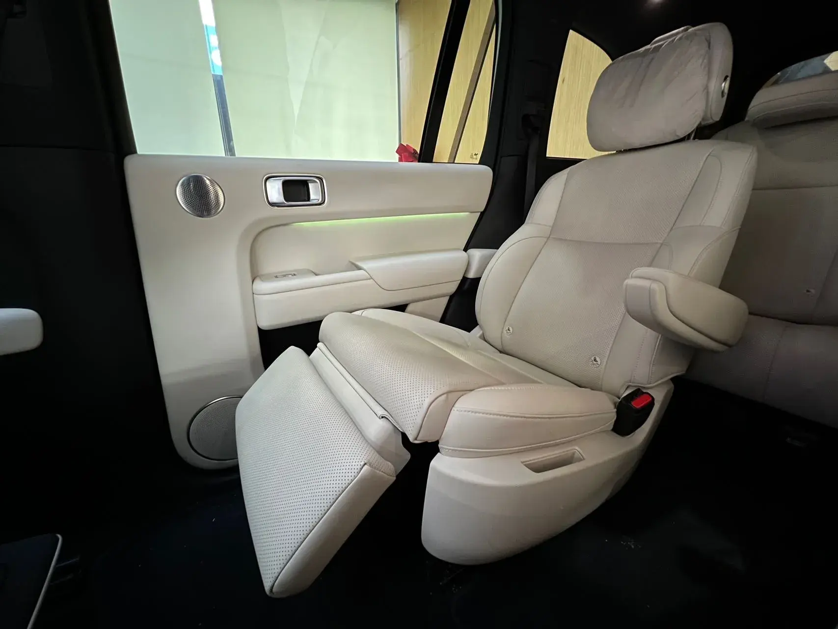 2024 LI L9 thumbnail 4