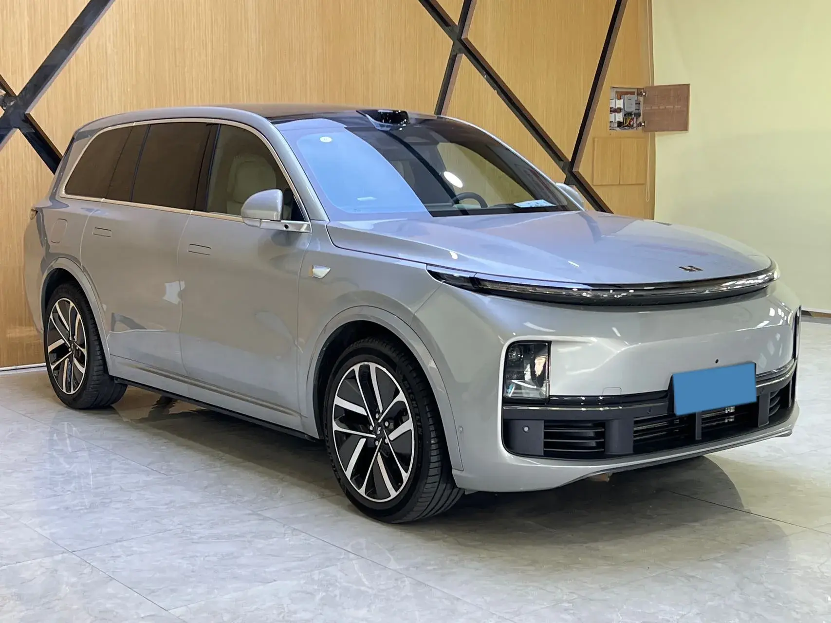 2024 LI L9 thumbnail 2