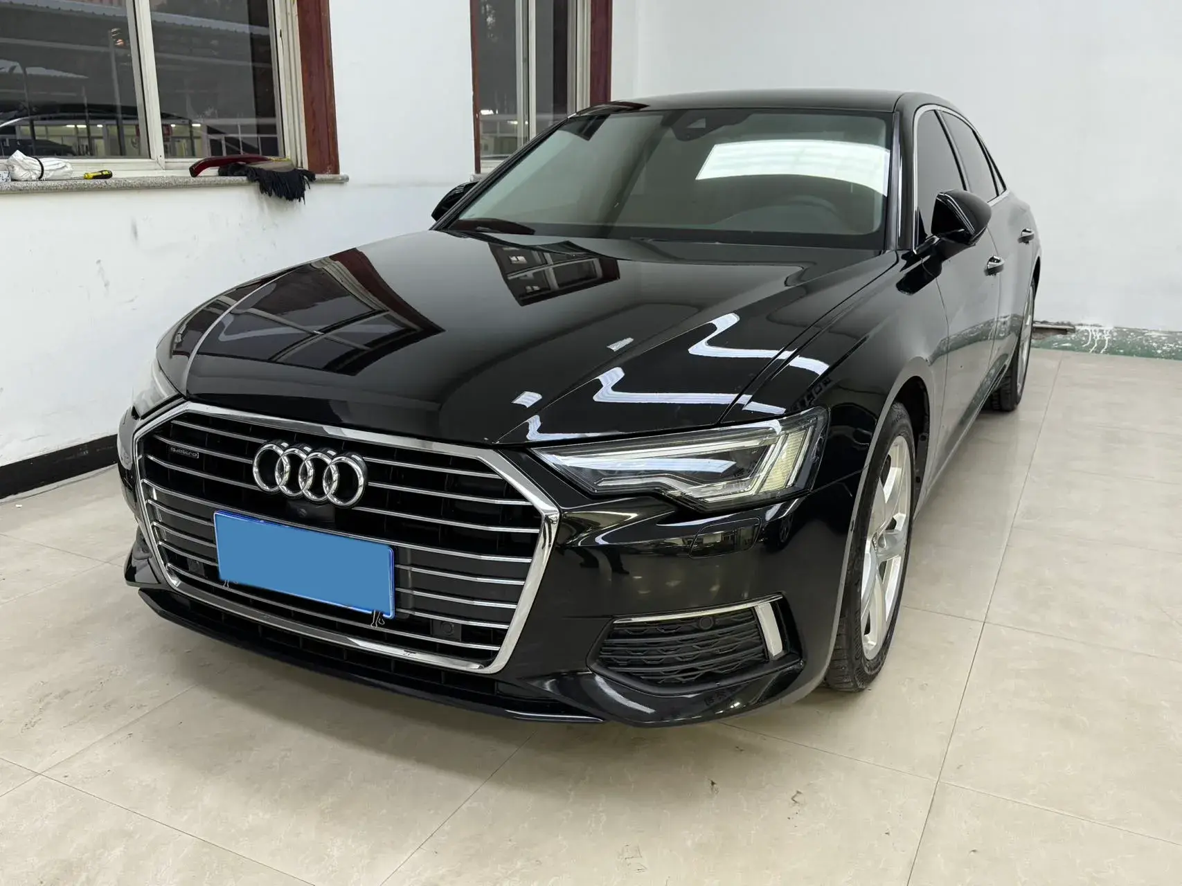 2019 AUDI A6L view 1