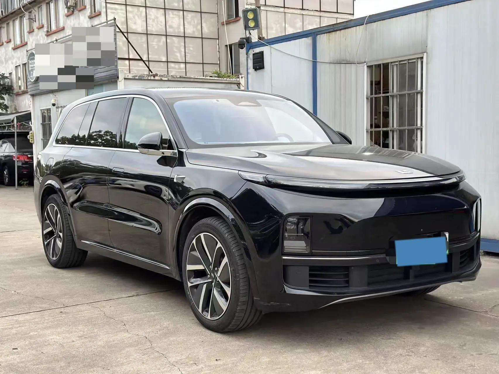 2023 LI L9 thumbnail 3