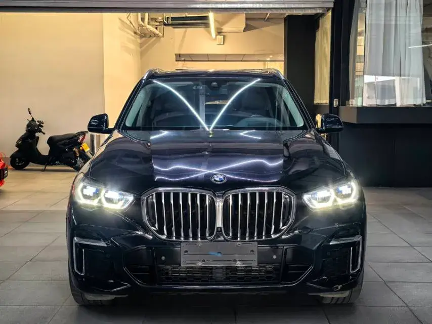 2022 BMW X5 thumbnail 2