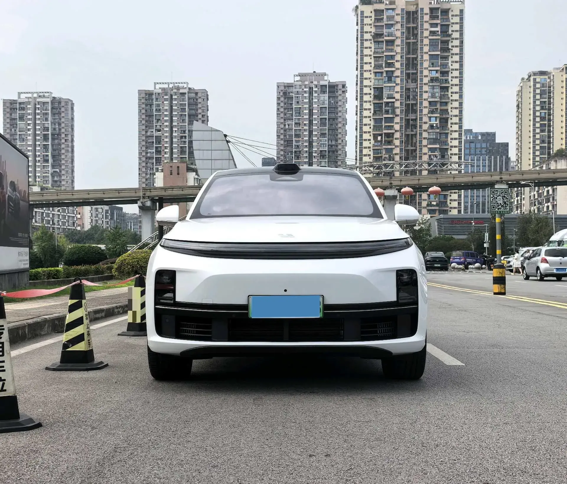 2024 LI L6 thumbnail 3