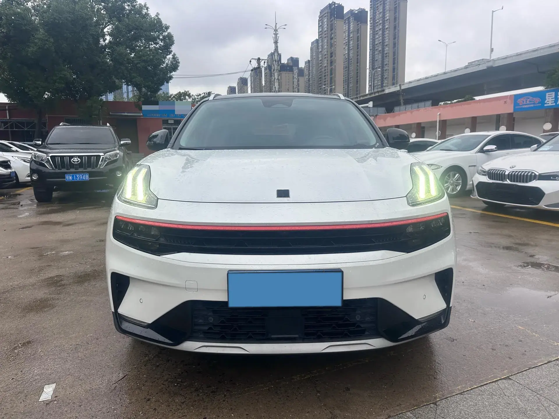 2022 LYNK&CO 06 thumbnail 2