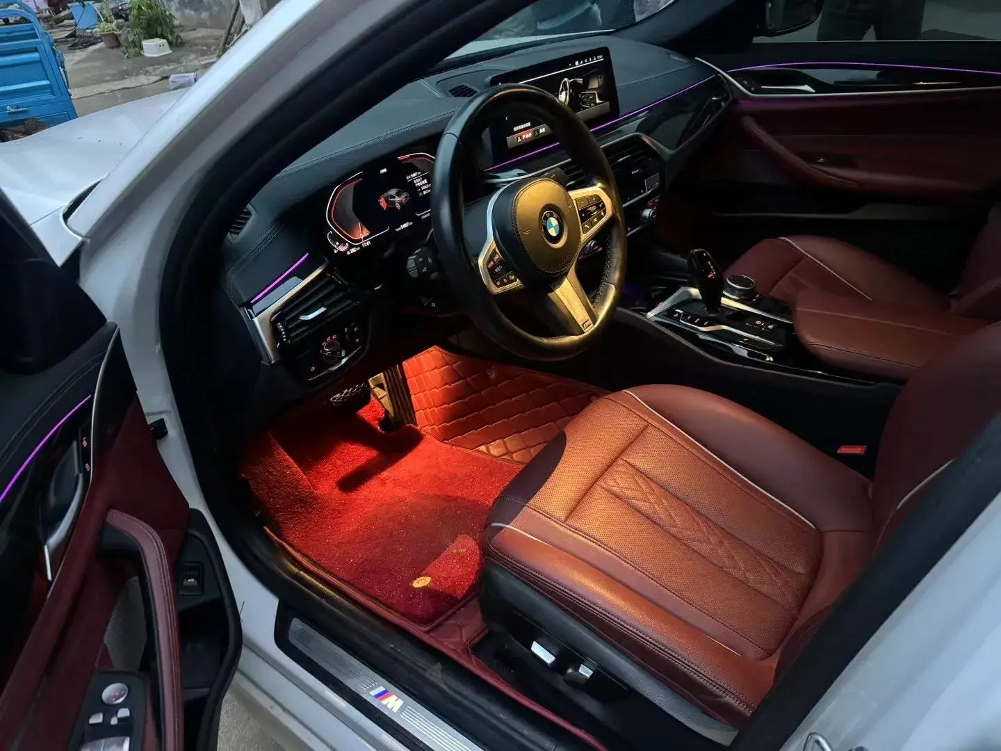 2022 BMW 5 thumbnail 2